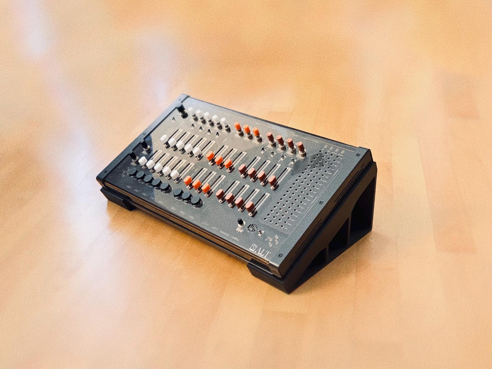 Cyma Forma ALT Synthesizer Stand